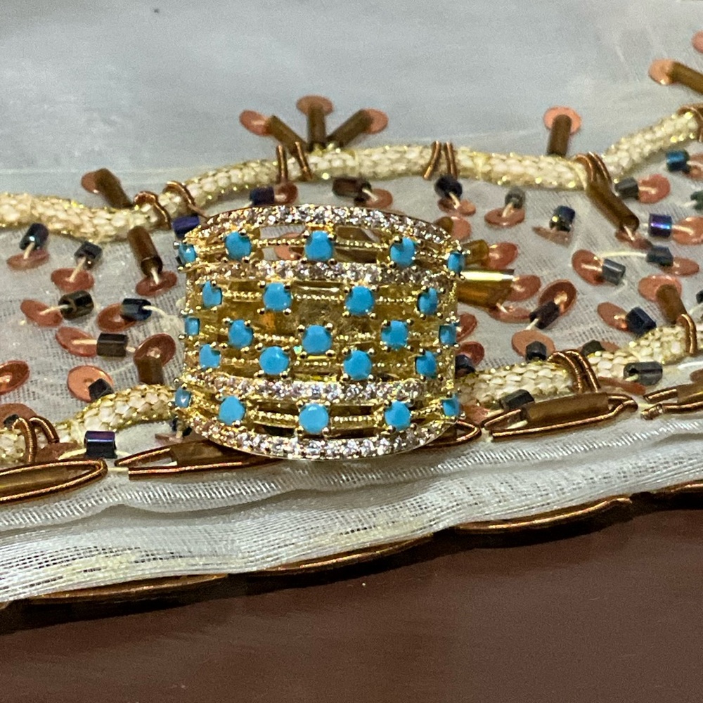 Elegant Gold and Blue Women's Ring - Picture 4 of 8